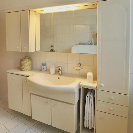 Boho Apartment: Netflix + Balcony + Bathtub شقة *