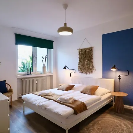 Boho Apartment: Netflix + Balcony + Bathtub