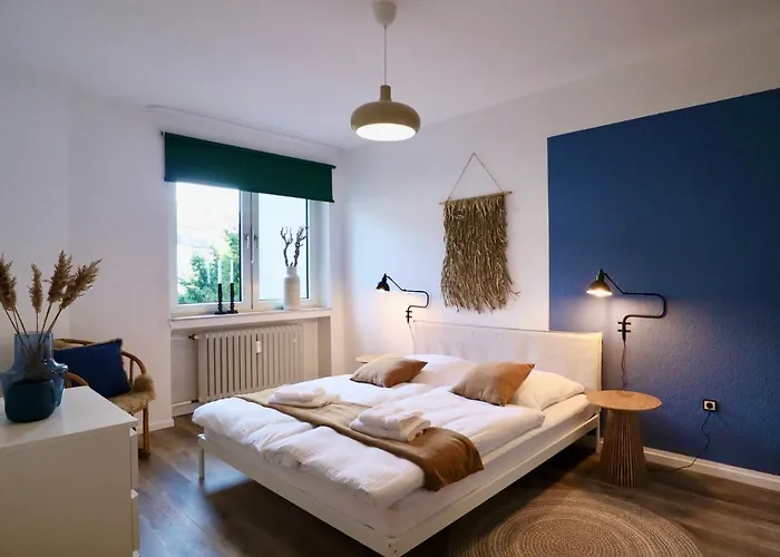 Boho Apartment: Netflix + Balcony + Bathtub